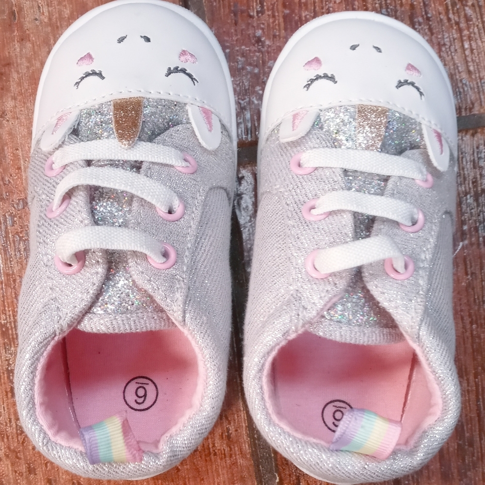 No lace Unicorn sneakers